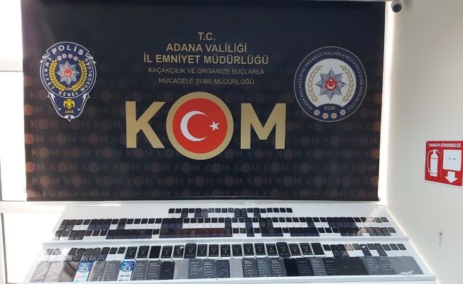 Polis piyasa değeri 1 milyon 462 lira değerinde kaçak telefon ele geçirdi