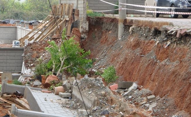 Şiddetli yağışın bıraktığı hasar gün ağarınca ortaya çıktı