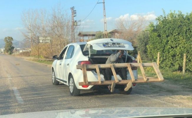 Adana’da trafikte şaşırtan görüntü