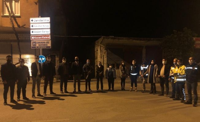 AK Parti Gençlik Kolları ve vatandaşlardan polise çiçekli destek