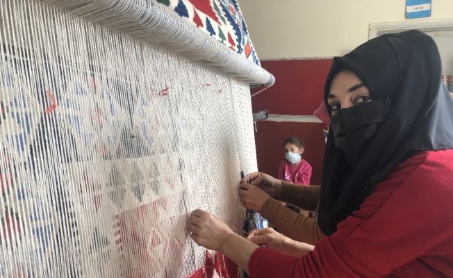 Kapanan okulu, gelenekleri geleceğe taşıyan fabrikaya dönüştürdüler