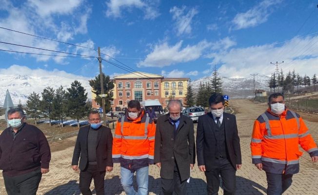 Tufanbeyli’de üreticilere meyve fidanı ve yonca tohumu dağıtımı yapıldı