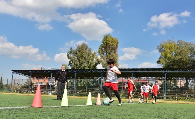 Yüreğir’de futbol kursları başladı