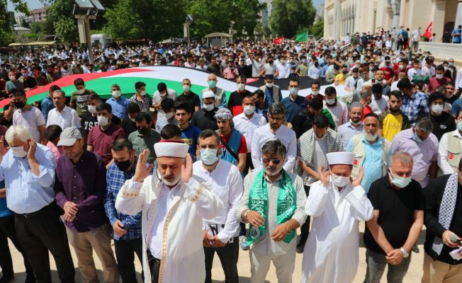 Adana’da Filistinliler için gıyabi cenaze namazı kılındı