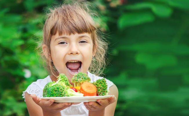 Dr. Görür: Çocukların günde 20-30 dakika güneşlenmesi D vitamini ihtiyacını karşılar