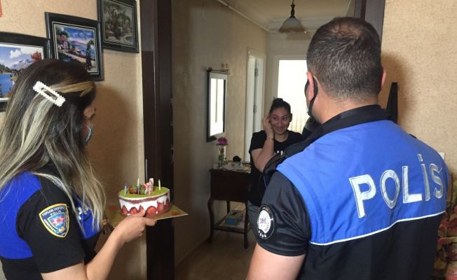 Polis Senanur’un hem annesi hem babası olup doğum gününü kutladı