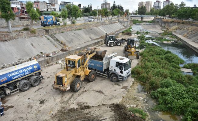 Sarıçam Deresi temizlendi