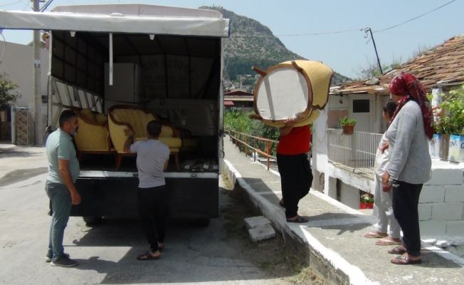 Sel mağduru aileye duyarlı esnaftan Anneler Günü hediyesi