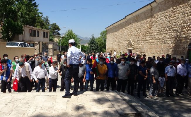 Tarihi camide Kudüs şehitleri için gıyabi cenaze namazı kılındı