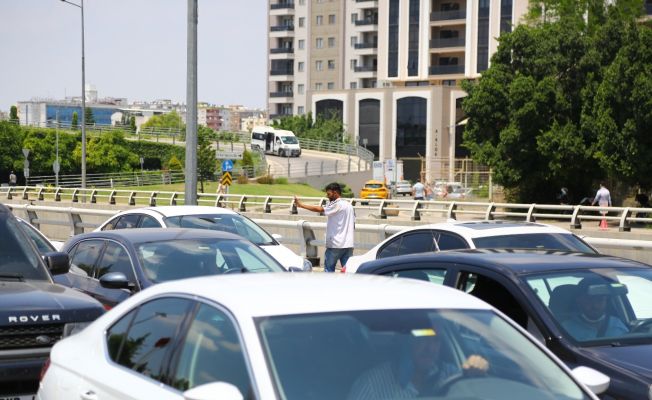 Madde bağımlısı sürücüleri bıçakla gasp etmeye kalkıştı