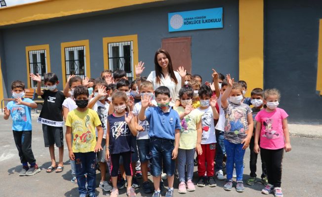 Okul müdiresi harabe köy okulunu cennete çevirdi