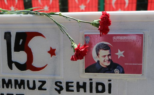 Adana’da 15 Temmuz şehitleri mezarları başında anıldı