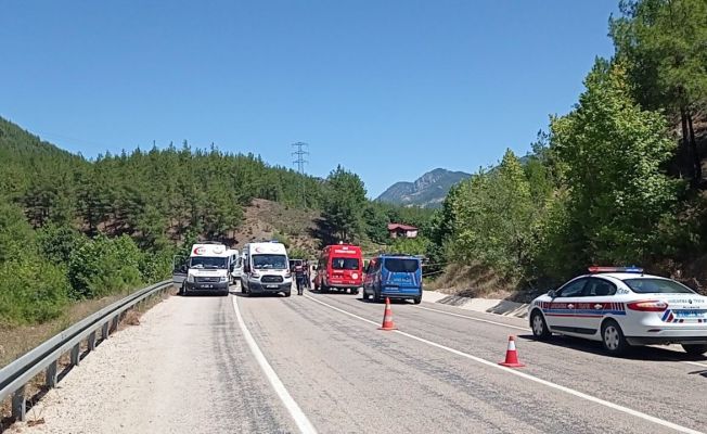 Adana’da düğün yolunca feci kaza: 5 ölü, 1 yaralı