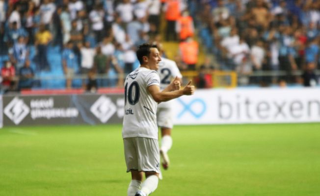 Fenerbahçe’de sezonun ilk golü Mesut Özil’den