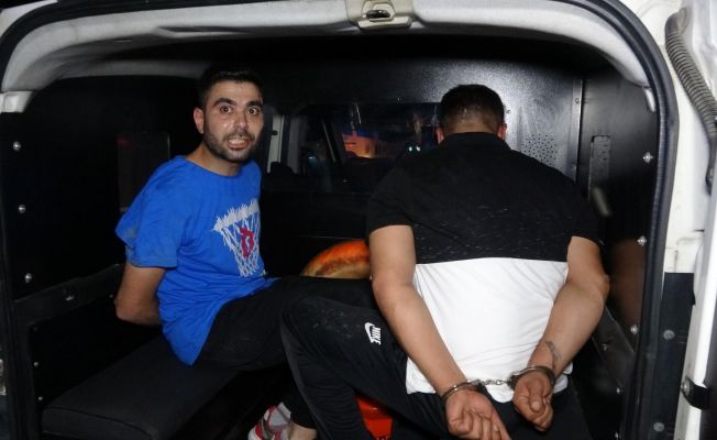 Havaya ateş açıp polisten kaçan şüpheliler kıskıvrak yakalandı