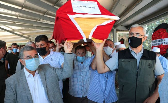 Eğitimci Edip Uzunoğlu toprağa verildi
