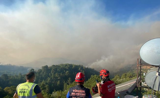 Yüreğir Belediyesi Manavgat’a yardıma gitti