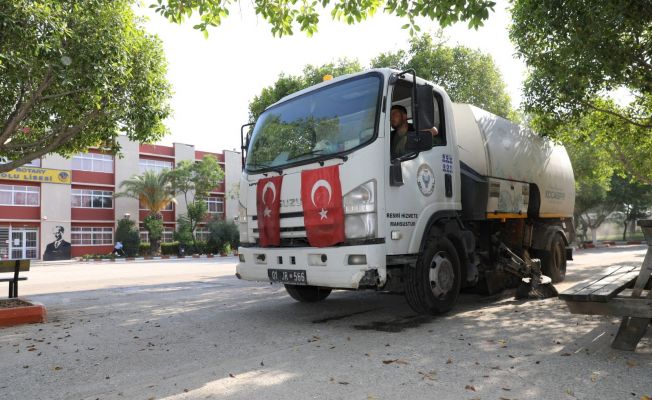 Yüreğir Belediyesi okullarda temizlik seferberliği başlattı