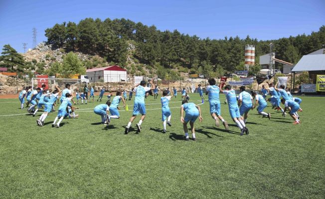 Aladağ’ın gençleri Yaz Spor Okulu’nu tamamladı