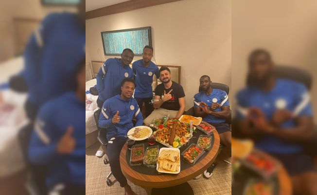 Çaykur Rizespor oyuncularının kebap ziyafeti