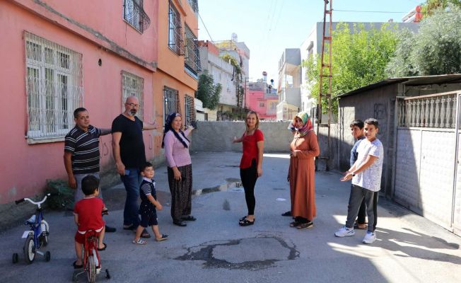 Tapulu arazim diyerek sokağı duvar örerek kapattı