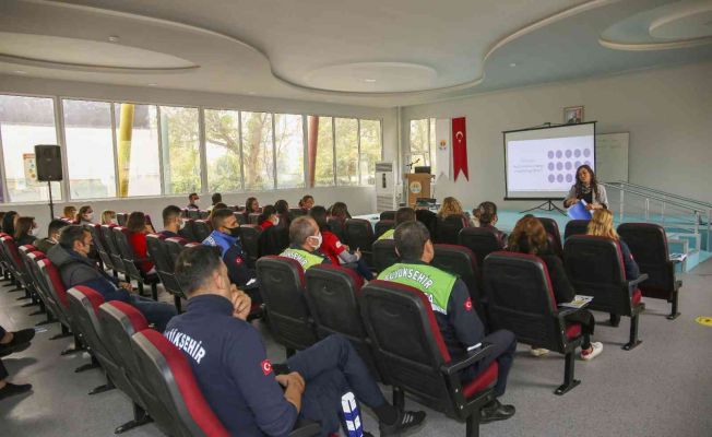 Büyükşehir, kadına şiddete karşı kendi personelini eğitiyor