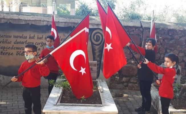 İlkokul öğrencilerinden şehitliğe anlamlı ziyaret