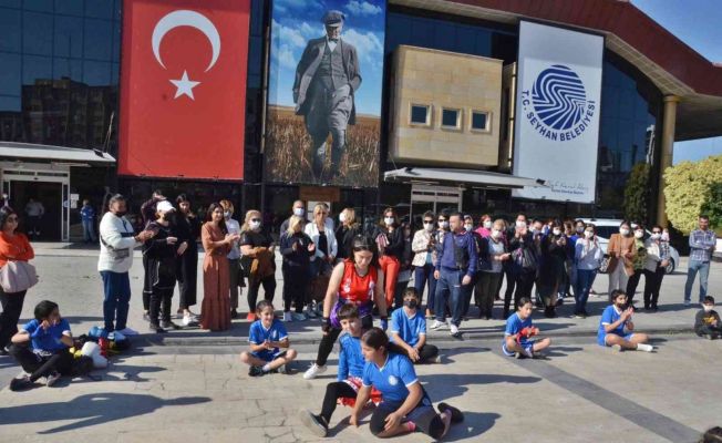 Savunma gösterisiyle Başak Cengiz cinayetine dikkat çektiler