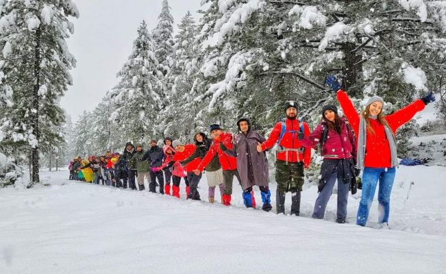 Doğaseverler kar yürüyüşünde buluştu