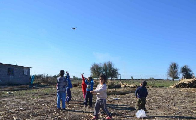 Drone gören çocukların mutluluk görüntüleri