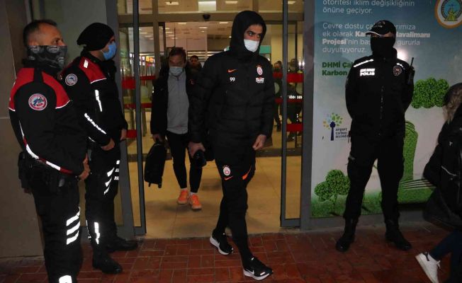 Galatasaray Adana’ya geldi