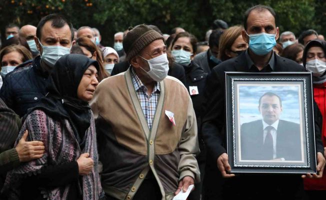 Korona virüse yenilen veteriner hekime gözyaşları sel oldu