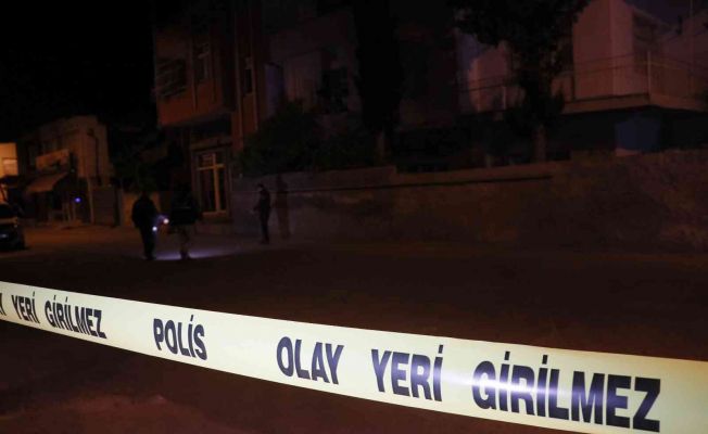 Mahalleli ve uyuşturucu satıcıları arasında kavga: 3 yaralı