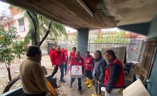 Kızılay, yağmurdan zarar gören vatandaşları unutmadı