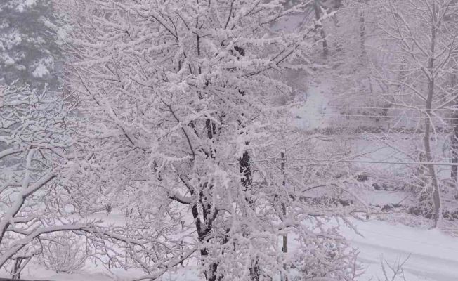 Tufanbeyli’de okullar Perşembe günü de tatil edildi