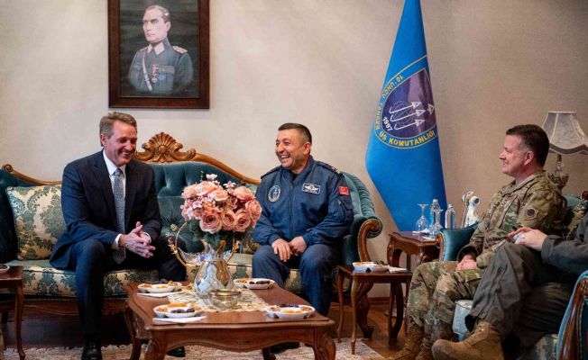 ABD Ankara Büyükelçisi Jeff Flake, İncirlik’te