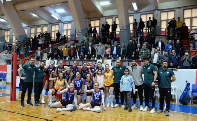 Kadınlar Voleybol 1. Ligi: Çukurova Belediyesi SK: 3 - Büyükçekmece Voleybol Akademi: 0