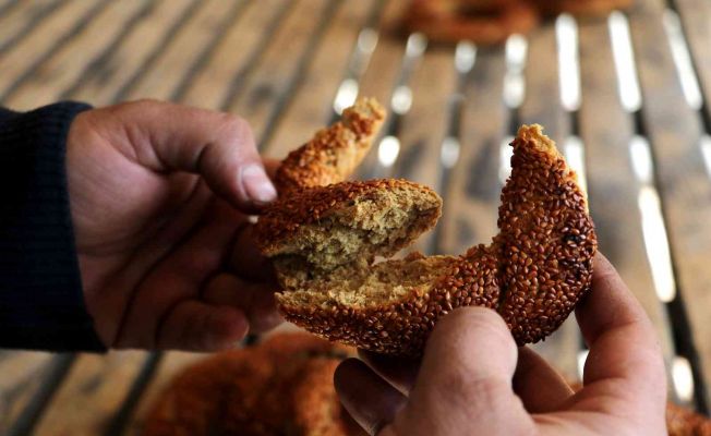 Siyez unundan simit yaptı, taleplere yetişemiyor