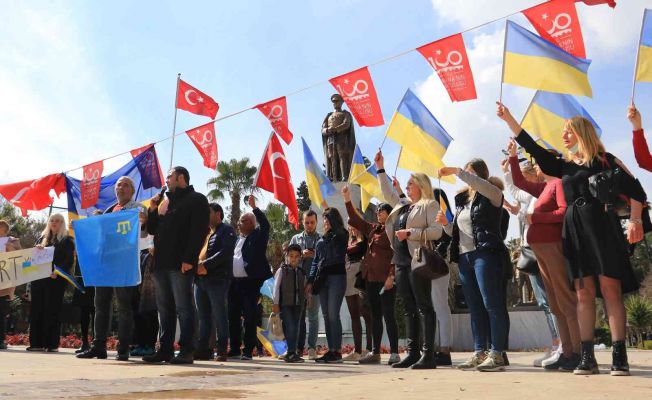 Ukraynalılar gözyaşlarıyla Rusya’yı protesto etti