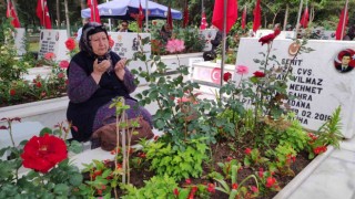 Adana’da şehitliklerde hüzünlü bayram arifesi