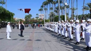 Mersin'de Cumhuriyet Bayramı kutlamaları çelenk sunumuyla başladı