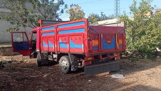 Çalıntı kamyon terk edilmiş olarak bulundu