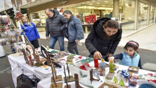 Kursiyerlerin ürettiği ürünler sergileniyor