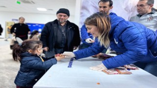 Seyhan Belediyesi, depremzedelerin ihtiyaçlarına koşuyor