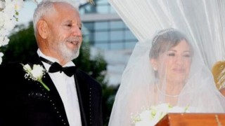 50'nci yıldönümlerini nikah tazeleyerek kutladılar