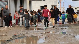 Karalar'a Kendi Mahallesinde Soğuk Duş: "Sana Oy Verenin Elleri Kırılsın!