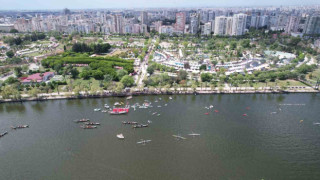 Adana’da Seyhan Nehri üzerinde su korteji düzenlendi