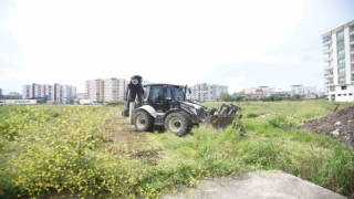 Ceyhan Belediye Başkanı Kadir Aydar, en büyük parkı yapmak için kolları sıvadı.