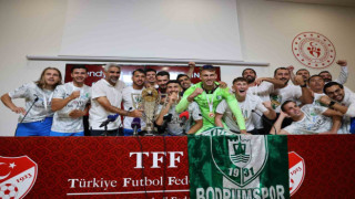 Bodrum FK’lı futbolcular basın toplantısını bastı