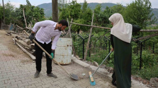 Feke'de atandığı köyü güzelleştiren imam